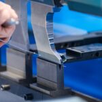 Obróbka metali za pomocą prasy krawędziowej CNC